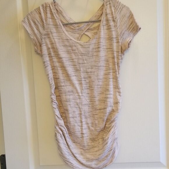 🦋3/$15💰👶Maternity Top 💥Final Price💥 - Picture 1 of 3